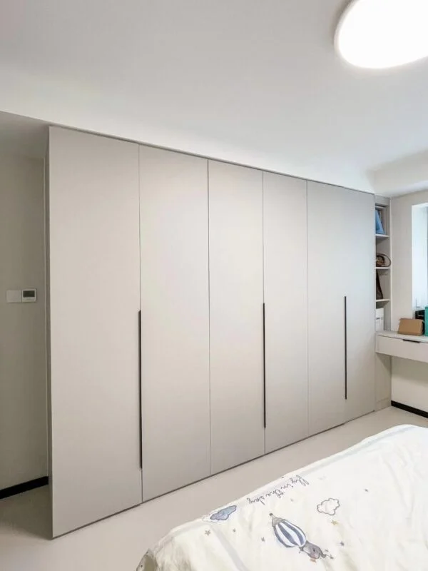 The high-quality customized eco-friendly wardrobes at factory wholesale prices from China at interiordoorsupplier.com.